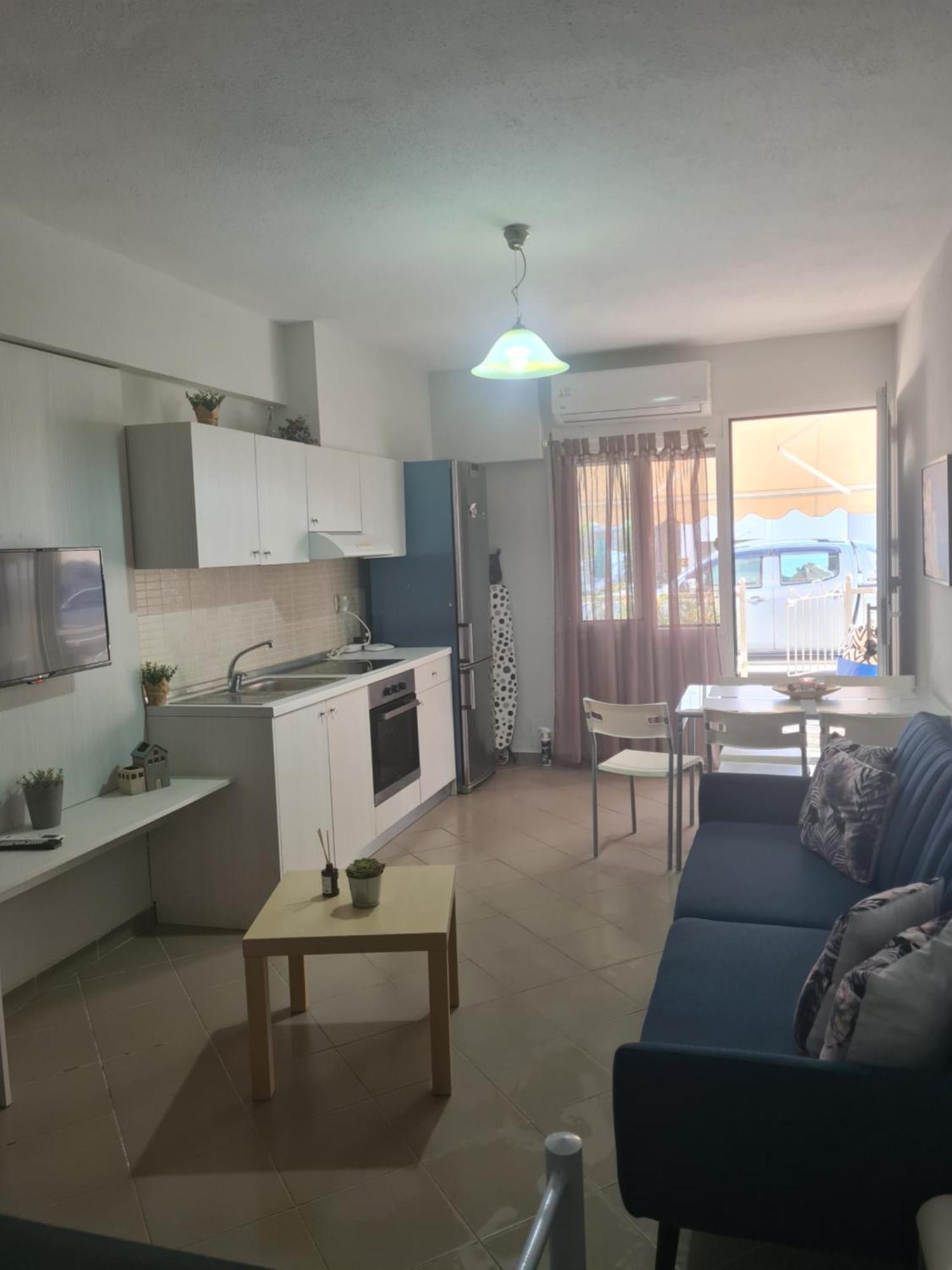 Makis Apartments Touzla Ofrínion Buitenkant foto
