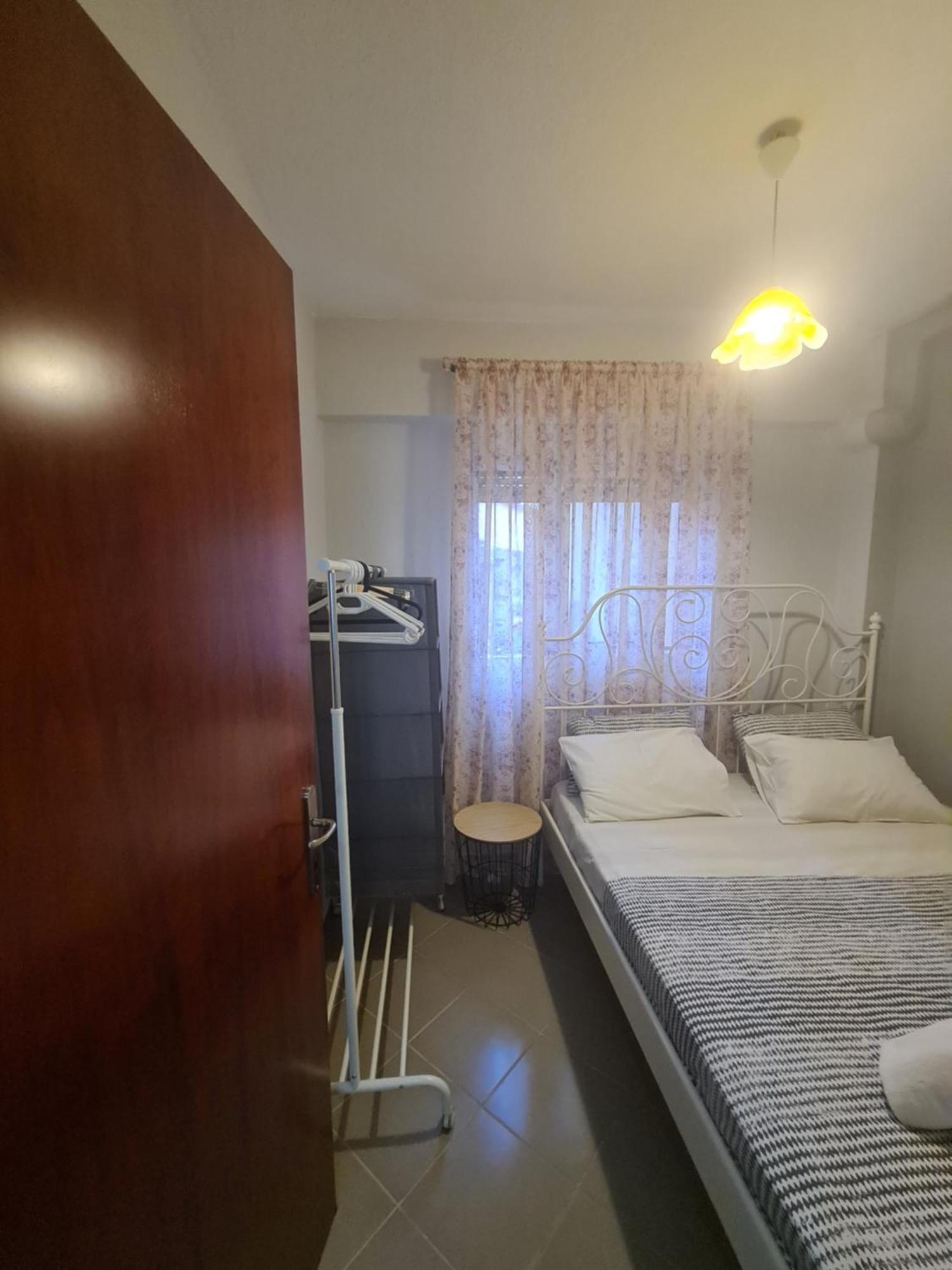 Makis Apartments Touzla Ofrínion Buitenkant foto