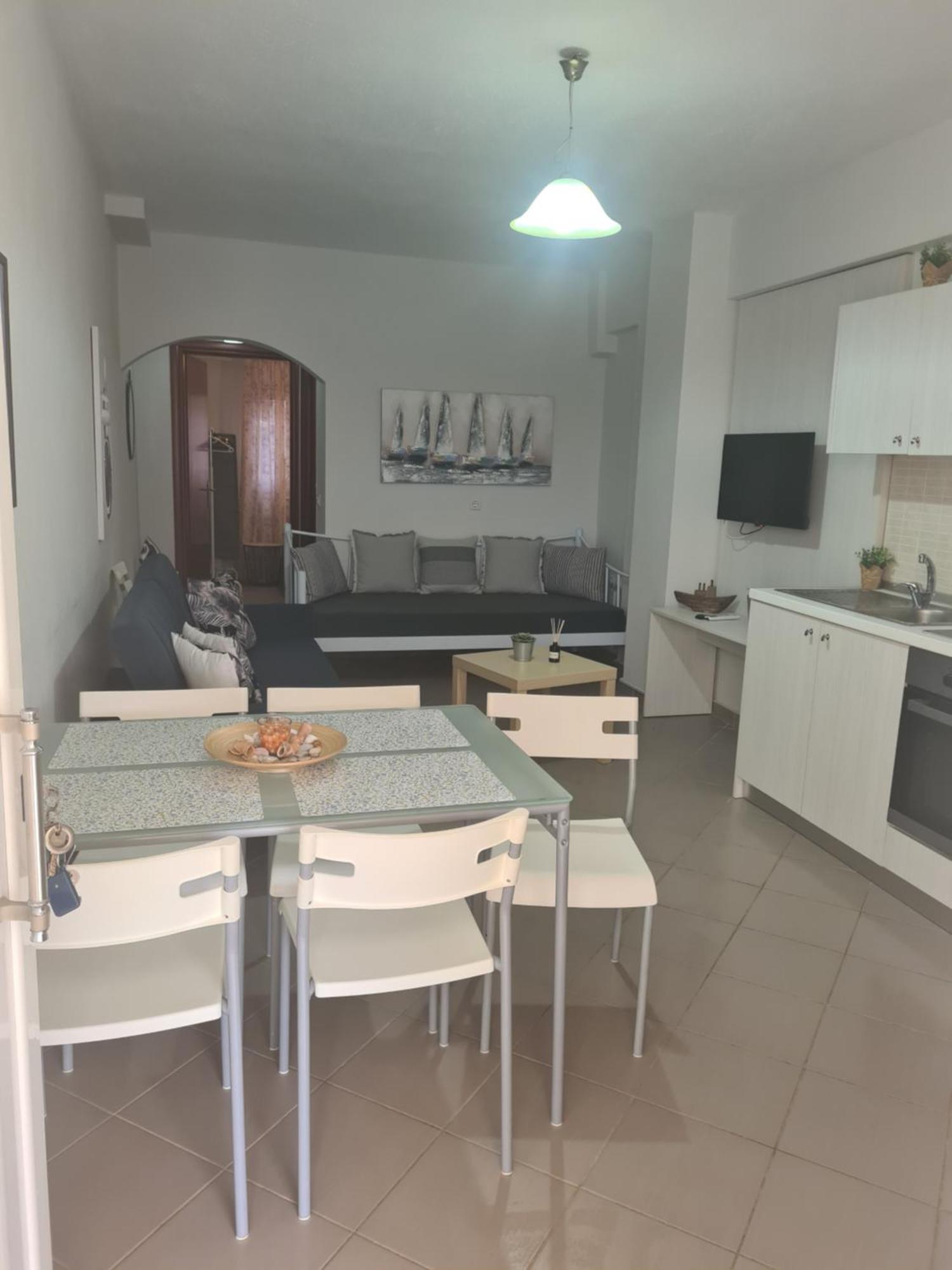 Makis Apartments Touzla Ofrínion Buitenkant foto